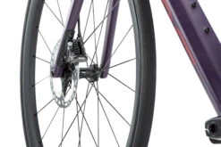BMC ROADMACHINE 01 THREE - Carbon Roadbike - 2023 - Violet & Neon Red -Fietswereld Winkels roadmachine 01 three detail 04 1411451