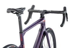 BMC ROADMACHINE 01 THREE - Carbon Roadbike - 2023 - Violet & Neon Red -Fietswereld Winkels roadmachine 01 three detail 06 1411453