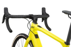 BMC ROADMACHINE AMP TWO - Electric Road Bike - 2023 - Lime Yellow & Midnight Blue 18 BMC ROADMACHINE AMP TWO - Electric Road Bike - 2023 - Lime Yellow & Midnight Blue -Fietswereld Winkels roadmachine amp two yel blu wht detail 07 1410849