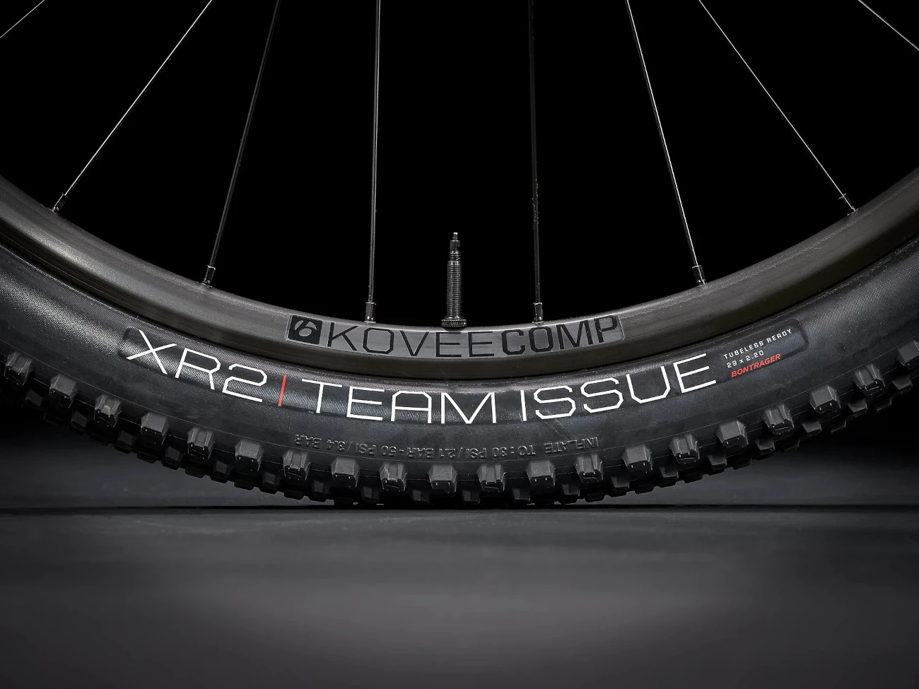 Trek SUPERCALIBER 9.6 SLX/Deore Mountain Bike - 2023 - Radioactive Red /Trek Black 14 Trek SUPERCALIBER 9.6 SLX/Deore Mountain Bike - 2023 - Radioactive Red /Trek Black - Afbeelding 12