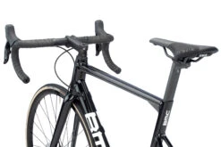 BMC TEAMMACHINE ALR ONE - Rival AXS Racefiets - 2023 - Black / White 19 BMC TEAMMACHINE ALR ONE - Rival AXS Racefiets - 2023 - Black / White -Fietswereld Winkels teammachine alr one detail 02 1411522