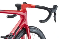 BMC TEAMMACHINE SLR01 ONE - Carbon Roadbike - 2023 - All Red / Black -Fietswereld Winkels teammachine slr01 one detail 06 1412156