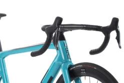 BMC TEAMMACHINE SLR01 THREE - Carbon Roadbike - 2023 - Turquoise / Black -Fietswereld Winkels teammachine slr01 three detail 05 1412171