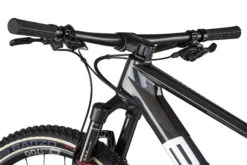 BMC TWOSTROKE 01 TWO - 29" Carbon Mountain Bike - 2023 - Anthracite Prisma / White 18 BMC TWOSTROKE 01 TWO - 29" Carbon Mountain Bike - 2023 - Anthracite Prisma / White -Fietswereld Winkels twostroke 01 two iri wht blk detail 05 1412477